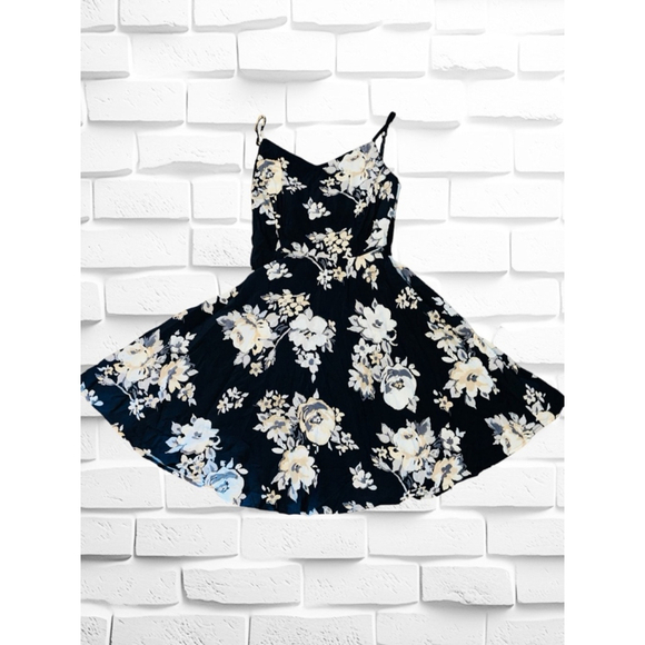 Old Navy Women’s Size Small Dark Navy Floral Sleeveless Mini Dress Beachy Goth - Picture 1 of 14
